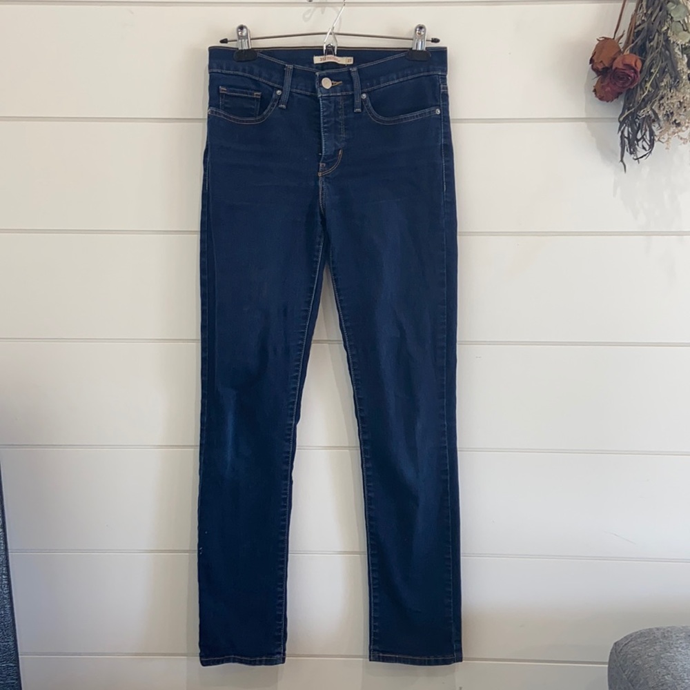 Levi’s mid-rise straight leg 312s